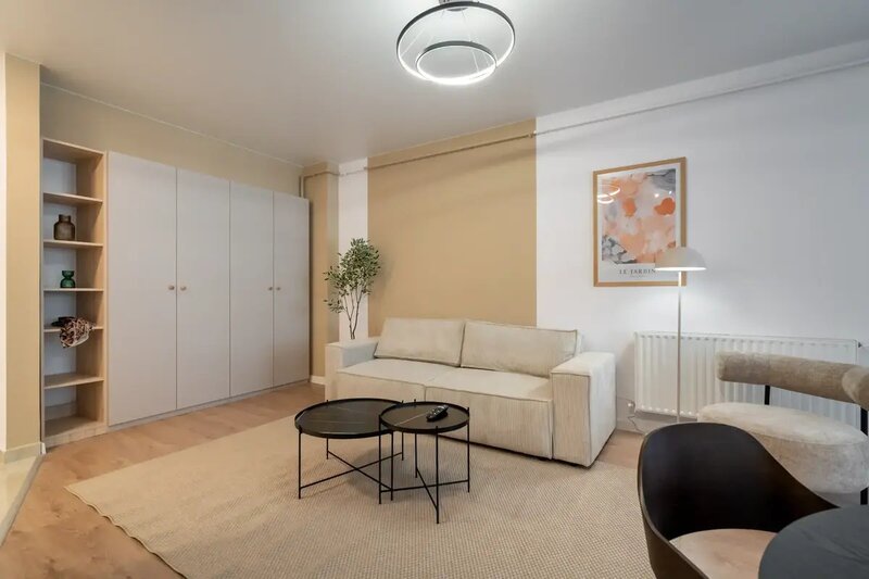 Nasaud 77, apartament 2 camere, mobilat cu designer, direct proprietar.