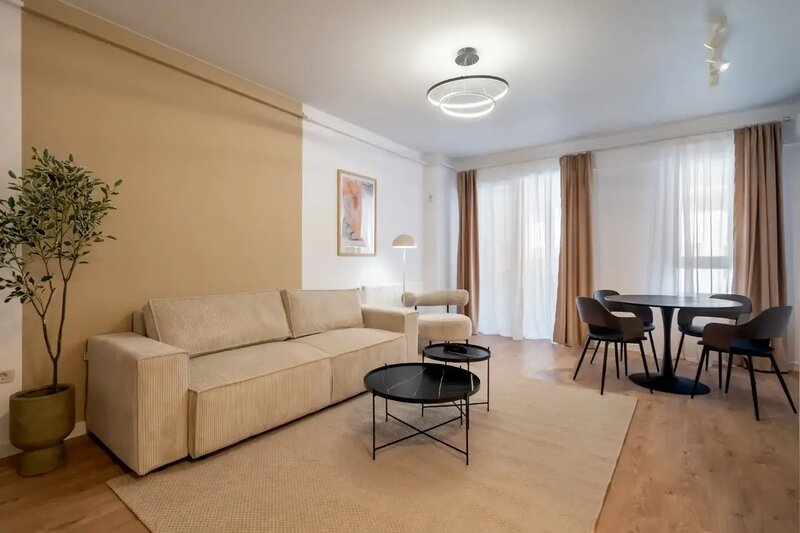 Nasaud 77, apartament 2 camere, mobilat cu designer, direct proprietar.