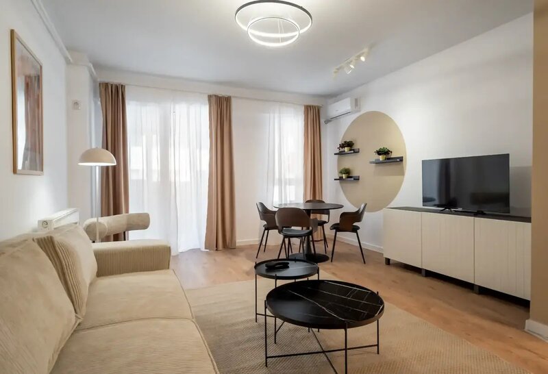 Nasaud 77, apartament 2 camere, mobilat cu designer, direct proprietar.