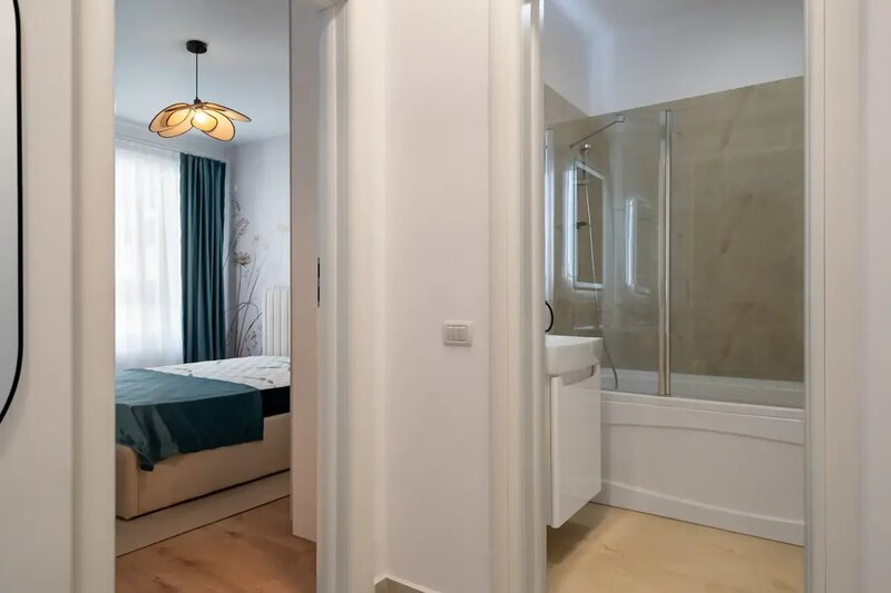 Nasaud 77, apartament 2 camere, mobilat cu designer, direct proprietar.