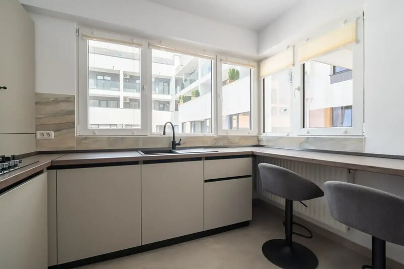 Nasaud 77, apartament 2 camere, mobilat cu designer, direct proprietar.